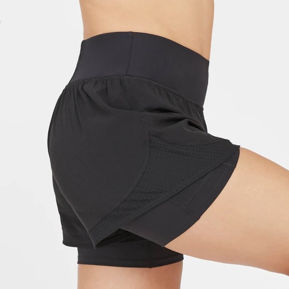 SPANX Black “Get Moving Shorts” With Compression Layer Size Small New With Tags! - Picture 3 of 15